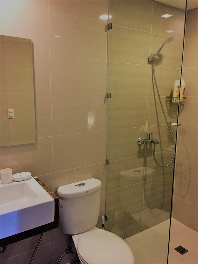 Travellers 101 Condo Near Manila Airport Exterior photo